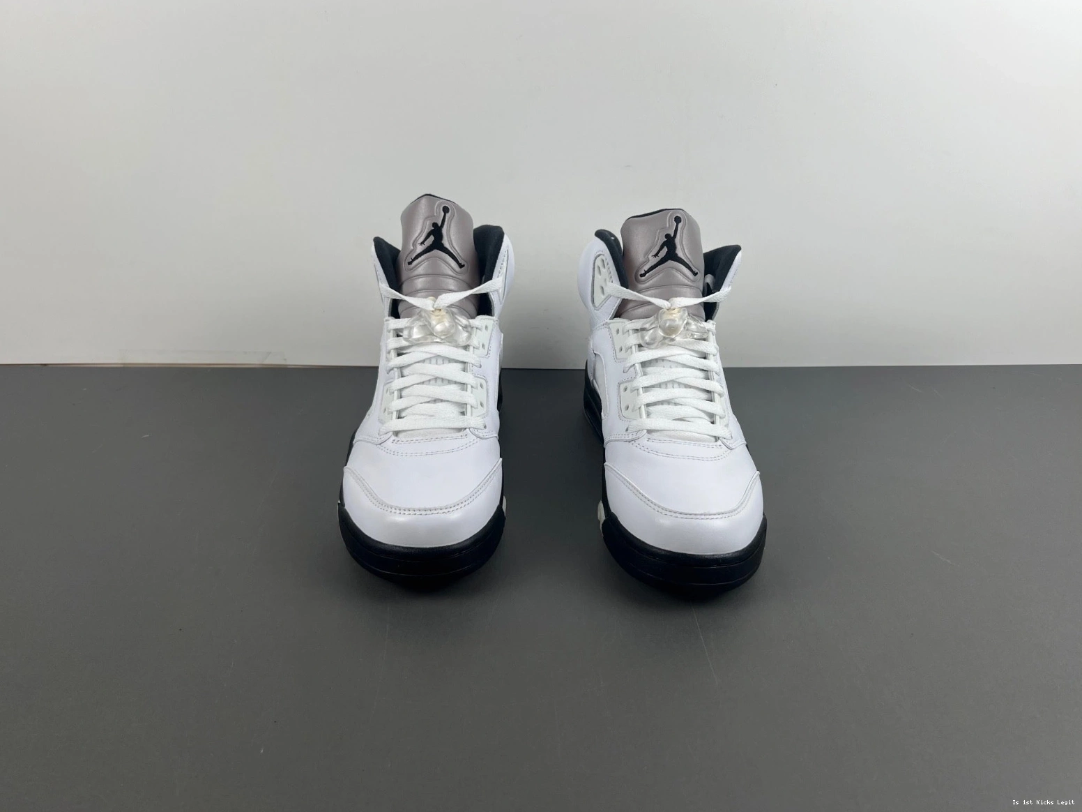 DD0587-110 Black Air 5 Jordan White 1123